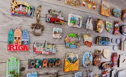 Assorted Wholesale Fridge Magnets - High-Quality Polyresin, Ceramic, Wooden, Metal, and Glass Souvenir Magnets