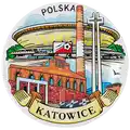 Ceramiczny magnes dekoracyjny w formie talerzyka o średnicy 6,5 cm z panoramą miasta Katowice – Spodek, Kopalnia Wujek i Pomnik Krzyży – produkt turystyczny na sprzedaż hurtową B2B, POL-MP-186.
