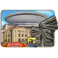 Drewniany magnes 3D przedstawiający charakterystyczne symbole Katowic – Spodek, Teatr Śląski oraz Pomnik Powstańców Śląskich, w realistycznym wydaniu z detalami architektonicznymi – oryginalna pamiątka turystyczna i produkt na sprzedaż hurtową B2B, POL-DS-134.
