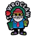 Metalowy znaczek z czarnego metalu przedstawiający krasnala z napisem „I ❤️ Wrocław”. Oryginalny pamiątkowy gadżet turystyczny, POL-ZN-006-2.