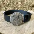 Męski czarny skórzany pasek z mosiężną klamrą Młot Thora - nordycki symbol ochrony i męstwa